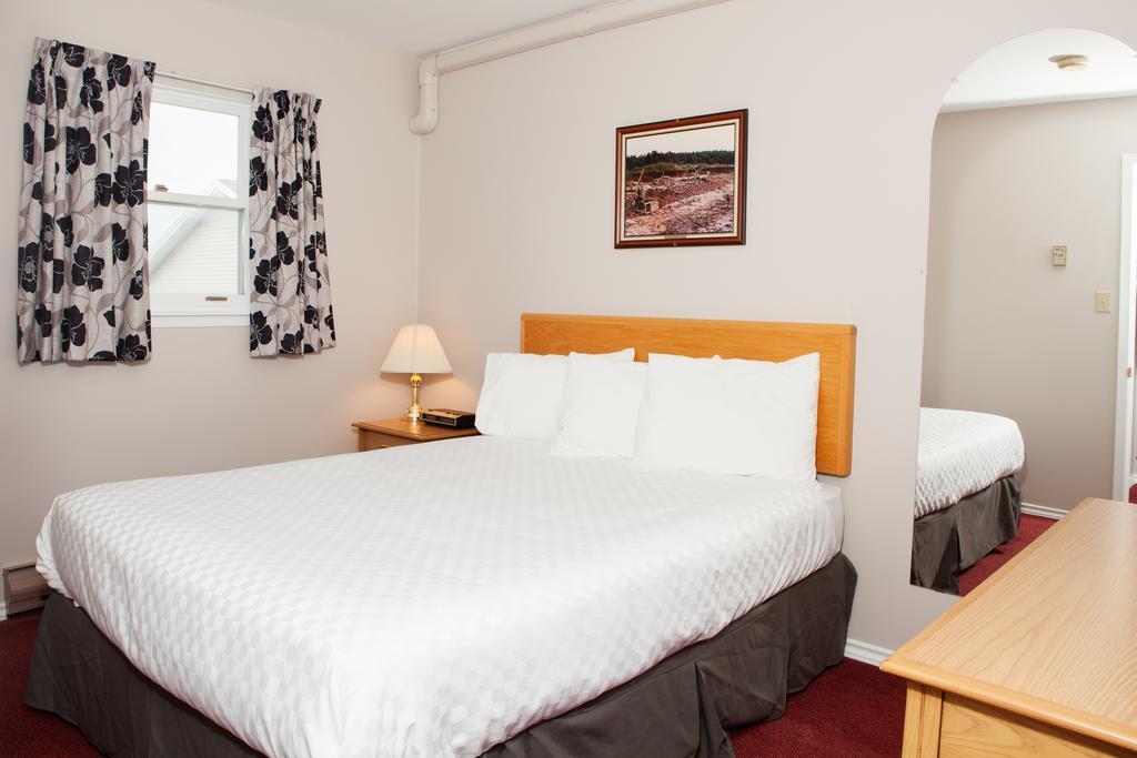 Brackley Beach Northwinds Hotel Bagian luar foto